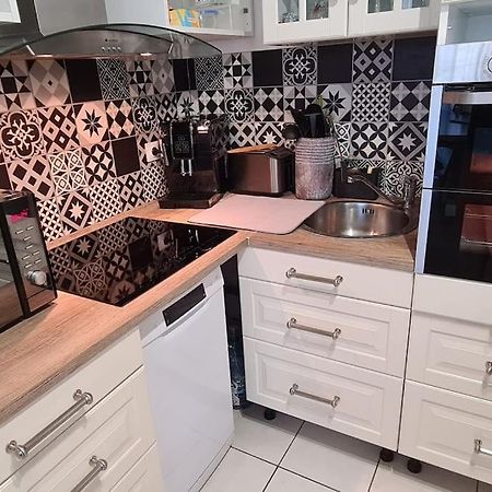 Charmant Logement Avec Jacuzzi Mantes-la-Jolie ภายนอก รูปภาพ