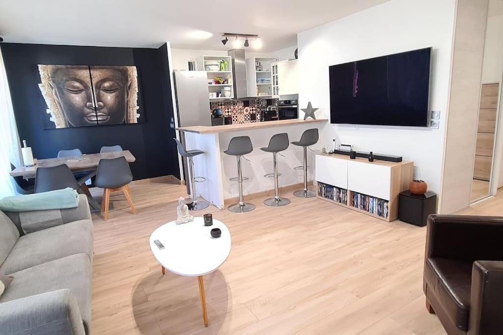 Charmant Logement Avec Jacuzzi Mantes-la-Jolie ภายนอก รูปภาพ