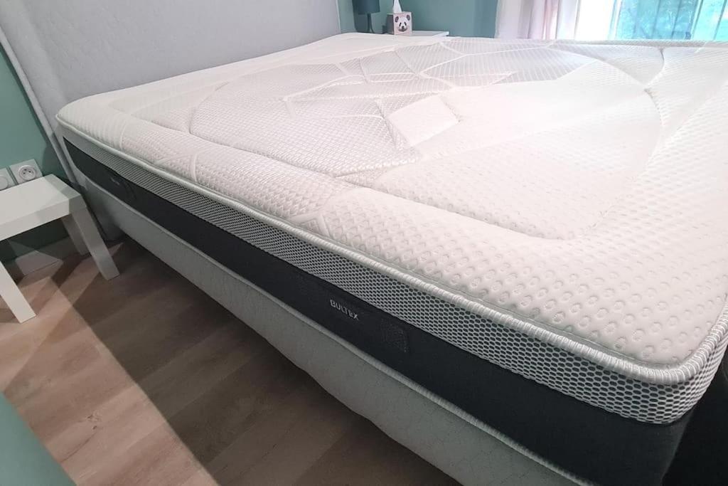 Charmant Logement Avec Jacuzzi Mantes-la-Jolie ภายนอก รูปภาพ