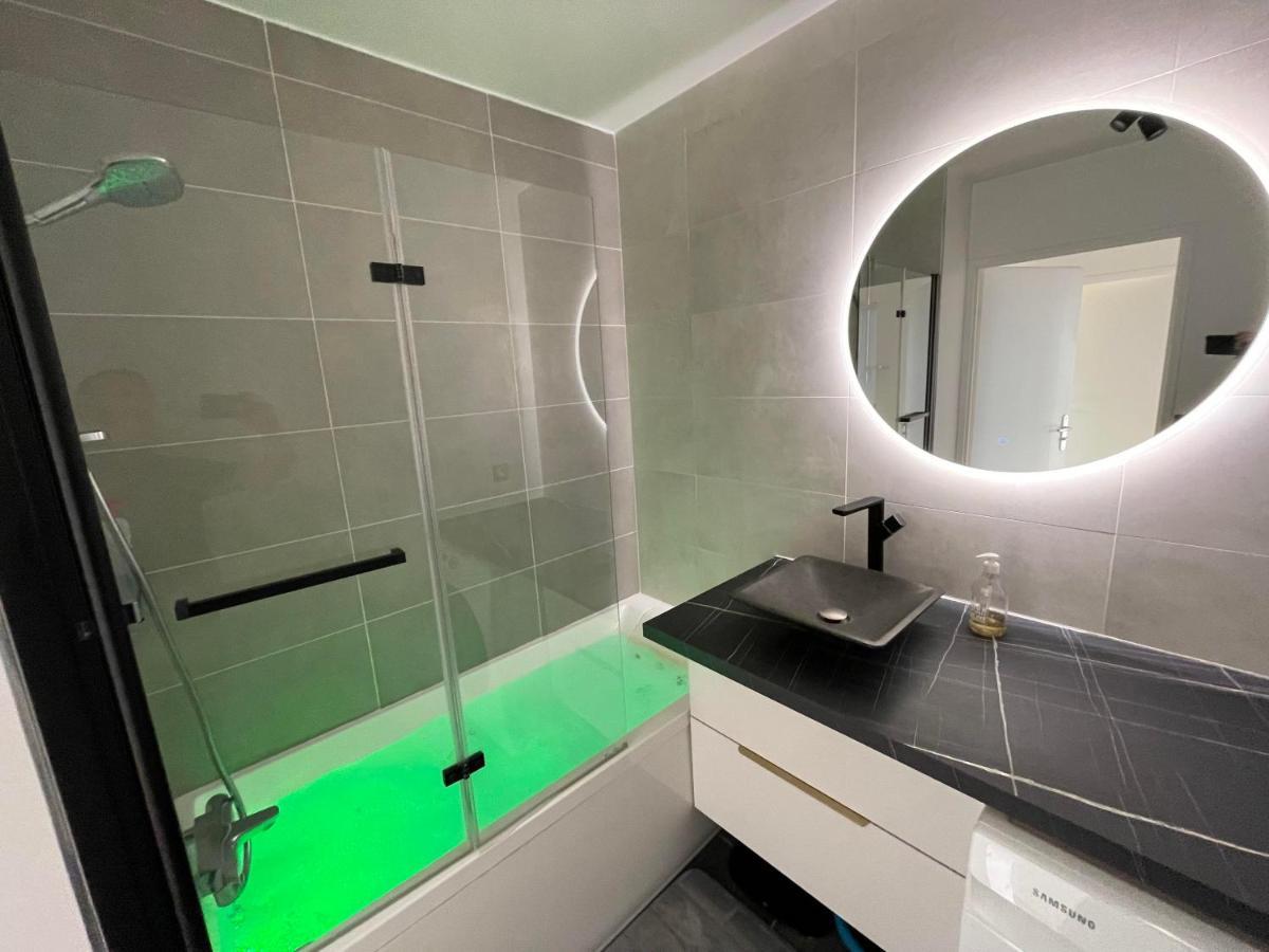 Charmant Logement Avec Jacuzzi Mantes-la-Jolie ภายนอก รูปภาพ